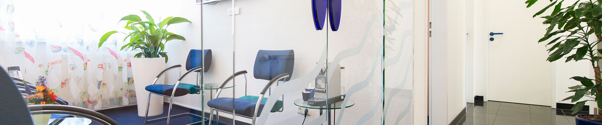 Das Wartezimmer der endodontischen Zahnarztpraxis in Darmstadt